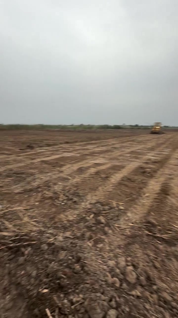 ارض مساحه ١٠ دونم للبيع
واجه ١٣٠ متر 
حصه مائيه 
الموقع الجسر قرب السده الترابيه 
للاستفسار ***********
***********
