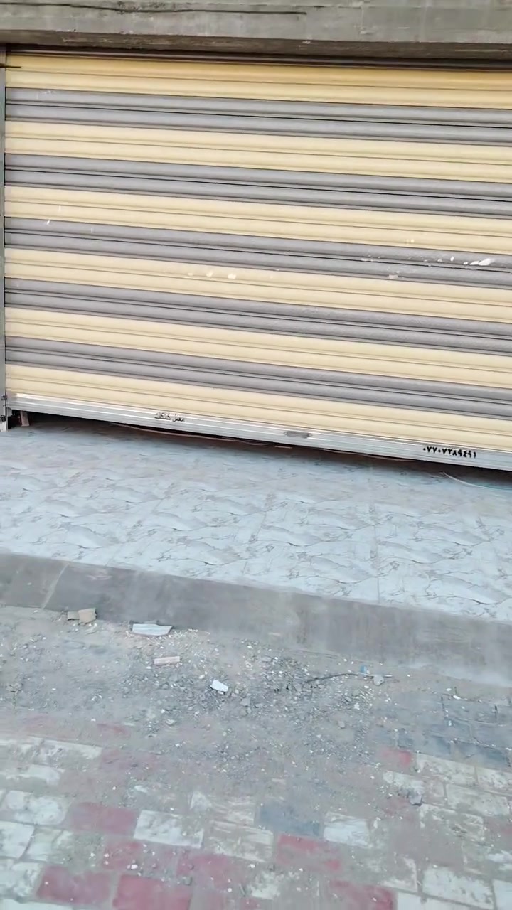 السلام عليكم أيجار او بيع بغداد الحسينيه ٢٠٠ متر تجاري ركن واجهه ٢٠ نزال ١٠ ٨ محلات خمس شقق رقمي ***********
