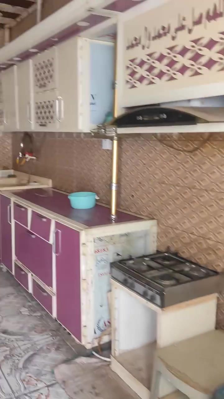 بيت للبيع • صاحب البيت