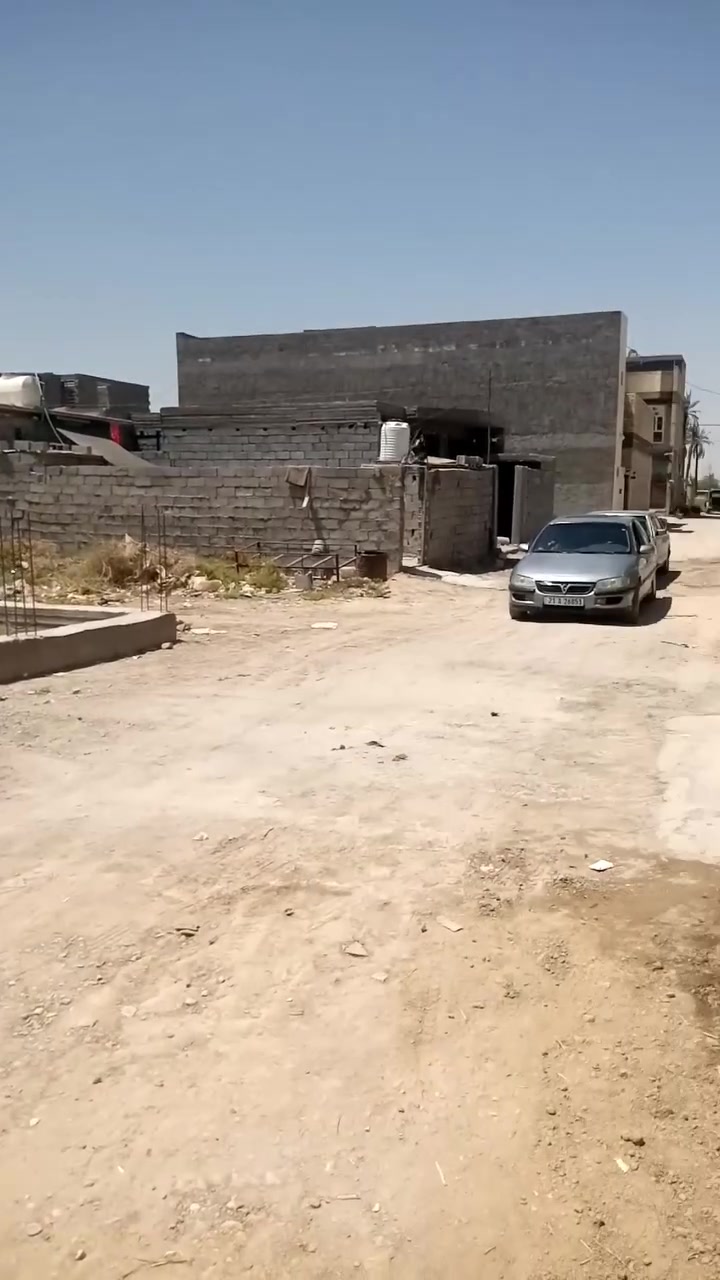 قطعه ارض للبيع طابو زراعي خلف السكلات موقع حلو خدمات ماء كهرباء قريبه عل سوك الصويره وعلى حدائق الاندلس تحويل بالمحكمه سعرها 21 وبيها مجال واذا يبقن كم مليون اقصاد عادي *********** لان عندي ظرف
