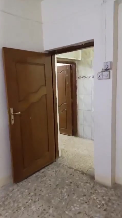 مشتمل  ٧٥ متر للايجار   غرفتين  وصاله وخدمات. في منطقه الغدير  محله ٧٠٦  ايجاره. ٦٥٠ الف   للإستفسار مكتب اوائل الغدير ***********
