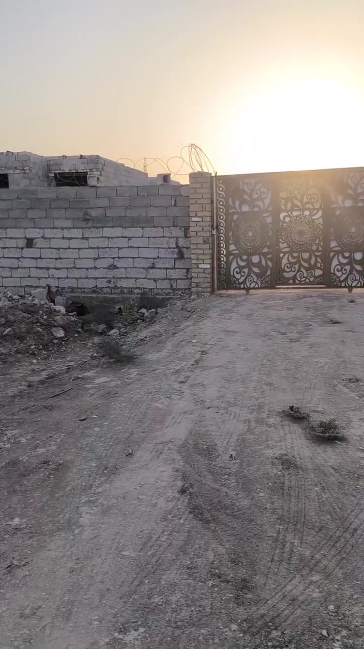 سلام عليكم قطعه طابو زراعي سند 25مساحته 1300متر مداور اسهم بسم المشتري مكانه حي المنصور الفلكه مال اليمام الحمزه عليه تنزل تبعد عن شارع 300مسيجه بلوك بيه مشتمل مامكمل باقي هيكل ماء كهرباء بيه لاستفسار عله رقم ***********
