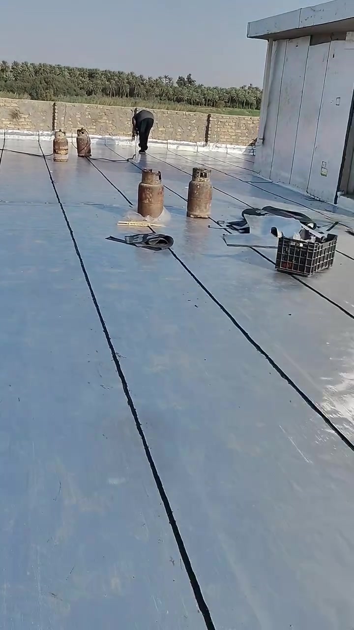 السلام عليكم 
اذا عندك مشاكل بلسطح يمنا الحل 
تغليف السطح بلكامل بمادة الاوزيكام 
مانع للرطوبه وراح تتخلص من حرارة الصيف 
ضمان حقي 15 سنة مع جودة العمل للاستفسار 
الاتصال بلرقم او مراسلة الصفحة ***********
