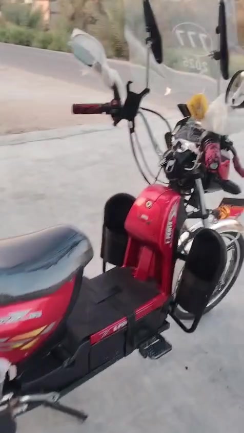 ماطور هارلي السوبر  خمسه بطاريه
بطارياته يقرن عشره بس وحده تقره 6
بدون شاحنه 
بس نضيف كلش لايت زنون 
سعره 450 بي مجال 
***********
