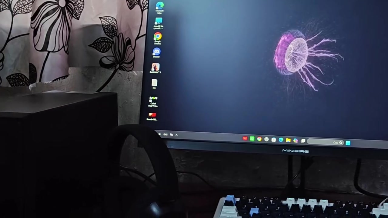 السلام عليكم للبيع pc كامله مكمله نضيفه ومواصفات حلوة
🖥️ مواصفات الكمبيوتر
المعالج: Intel Core i7-13700K — الجيل 13
كرت الشاشة: NVIDIA RTX 3060 — 12GB
الرام: DDR5 — 32GB
اللوحة الأم: ASUS TUF Gaming B760-Plus WiFi
المبرد: Pro Flow 360 — تبريد مائي 360mm
الكيس: Gaming Case — 7 Fans
التخزين: 2TB NVMe SSD
Samsung 980 — 1TB
Lexar NM620 — 1TB
مزود الطاقة: DeepCool DQ750ST — 750W 80+ Gold
النظام: Windows 11 Pro 64-bit
Wi-Fi
🖥️ الشاشة
MINIFIRE — 27"
FHD 1920×1080
IPS
120Hz
🔌 UPS
Lamassu — 3000VA
🎮 الملحقات
Keyboard: MageGee
Mouse: Trike Me — 12,800 DPI
Headset: ONIKUMA Gaming Wireless
بغداد
رقم *********** واتساب 
سعر خاص راسل وتدلل واتساب فقط
