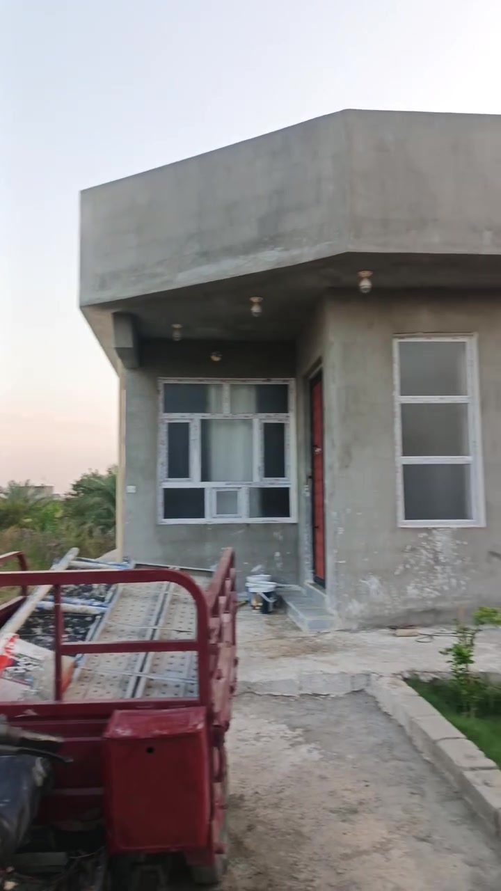 صباغة وديكورات • داخلية وخارجية • كرار الساعدي