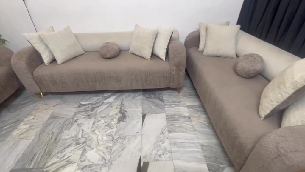مساء الخير تخم للبيع مستخدم خمس اشهر فقط نضيف حيل ب ٦٠٠سعرا العنوان بغداد الشعب نهاية الفورتات رقم الهاتف موجود على الخط وموجود على الواتساب 

***********
