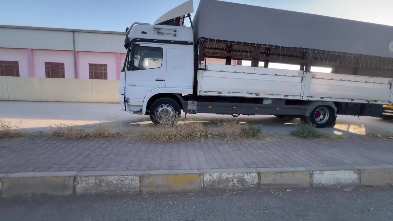 السلام عليكم
اتيكو  2007

الطول 7.40

رقم سليمانية 

كير 4X4 كفخة 

سنوية لل2030  باسمي تحويل ثاني يوم 

چوبلس امامي خلفي 

تواير جدد 

تواير22.5

السعر 255$

***********

***********

‭***********‬

مكانهة سليمانية 

سيارة جاهزة  للشغل
