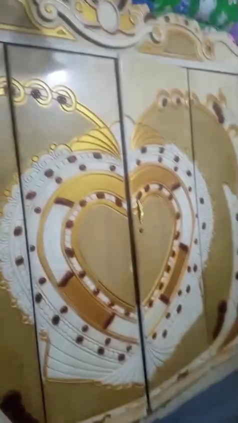 غرفه للبيع اخشاب عراقي صاج سعر ٦٥٠ الف بلتضحيه
