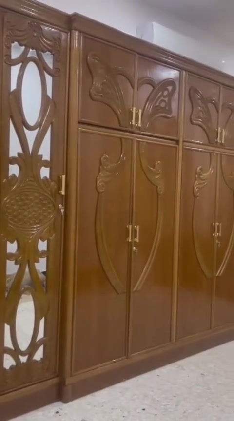 غرفة تفصيل • صاج داخل وخارج • تفاوض