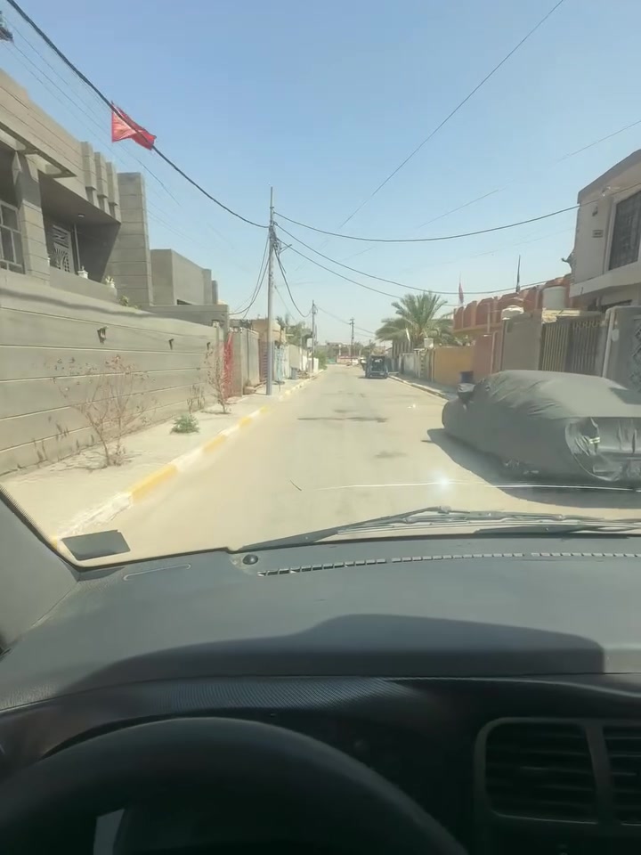 السلام عليكم بيت للبيع طابو صرف طابق واحد طابق ثاني بيه غرفه ماكامله قريب جدا من الشارع العام قرب مجمع الشاكرين حي العسكري موقع جدا ممتاز معروض115وبيه مجال قليل للأستفسار اتصل عل رقم ***********
