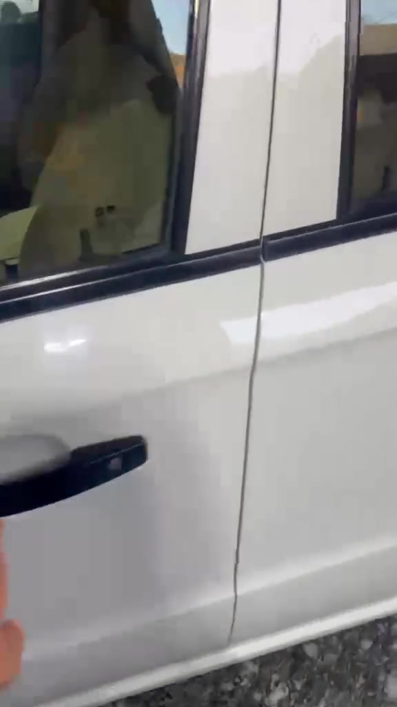 سلام عليكم ماشيه ٣٨ الف أخت زيرو كله عشركه بيه صبغ بابتين جهت اليمين بدون داخل اثر شخط  سبير مانازل سعر ٨٥  رقم بغداد باسمي مكاني ناصريه رقم ***********
