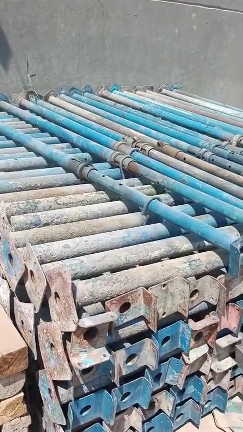 جكات حاضن طول 4 متر للبيع سن خشن العدد 215 جك مكاني حله شارع 60 للاستفسار ***********//***********
