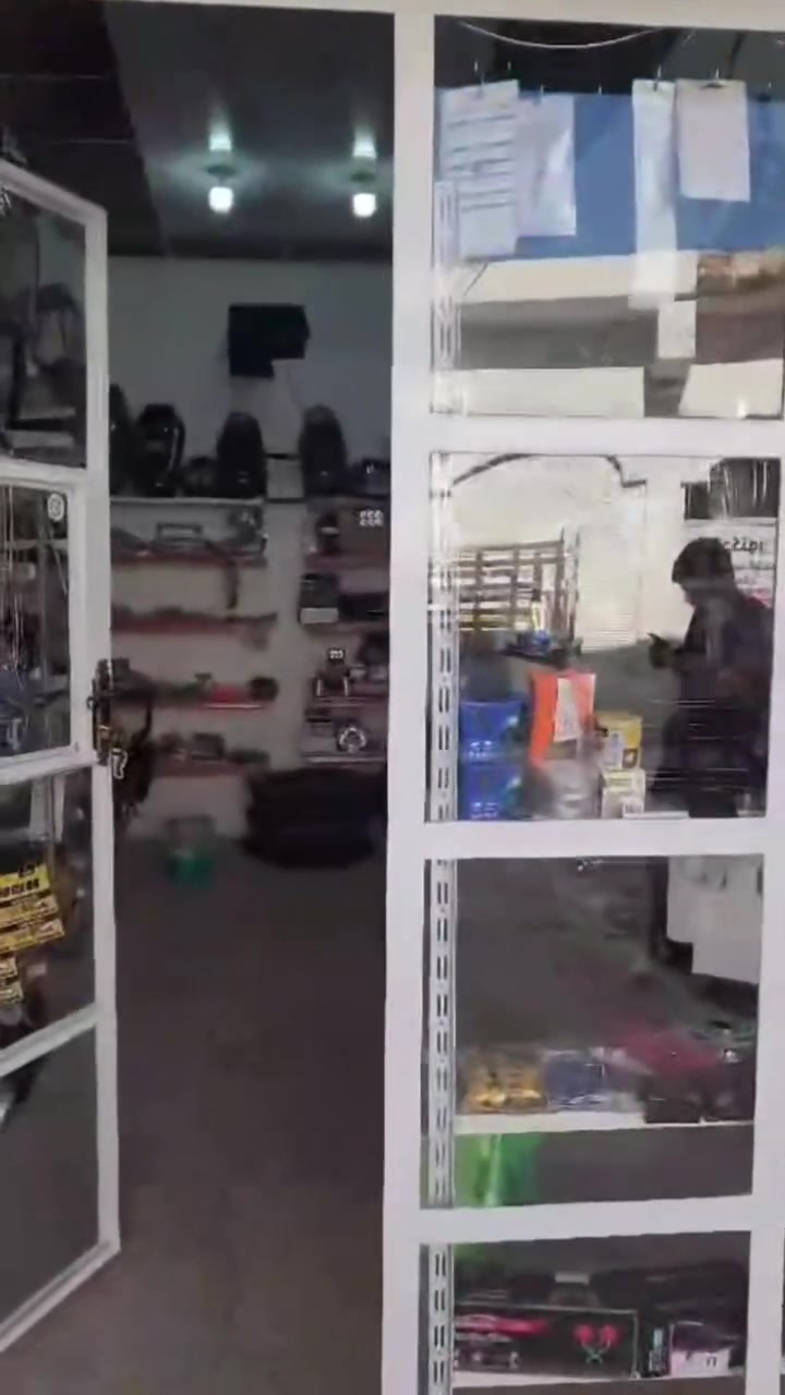 السلام عليكم 
مسواگ جديد 
    
                       لكافة قطع الغيار

          للدراجات النارية الصيني،، الستوتة،، البزون،،. 
                  العنوان جنوب الموصل 

               ناحية الشورة داخل القيصرية 
       
                للتواصل على الارقم التالية 
                    ***********زيد 
                     ‏‪7838465610‬‏يحيى
