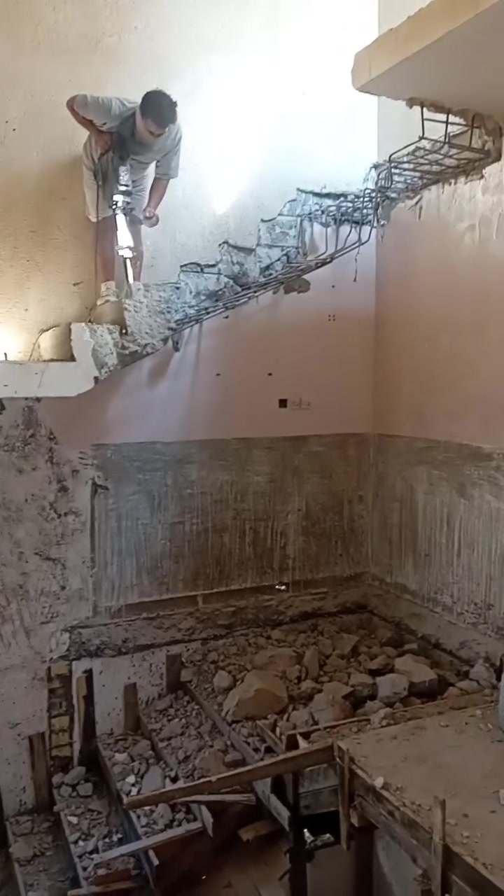 السلام عليكم يوجد كادر عمل جميع الشغل في محافظه البصره تصعيد مواد انقاذ صبه نظافه رقم واتساب ***********

