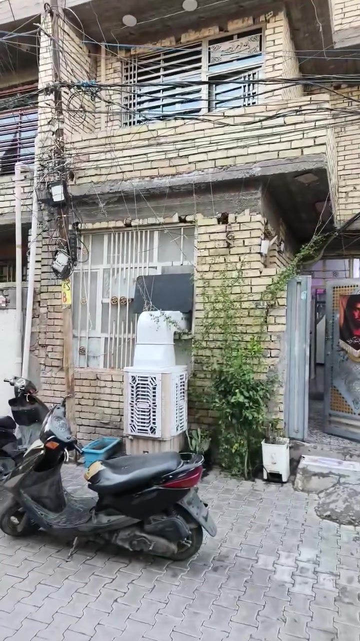 بيت البيع بزراعي شاكر العاني
والمنطقة مخدومة كهرباء ماي مجاري ومقرنص بشارع اسوق نمبر وأن 
لبيت طابقين كامل هستوم طالعين منه العماله 
المساحة ١٠٠
العرض ٥ونص 
النزال ١٨
السعر ب خاص 
رقم الهاتف وتسااب ***********
