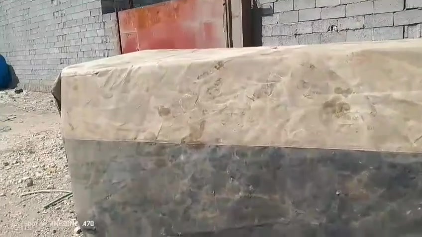 السلام عليكم محجر وجادر لبيع سعر 400وبي مجال ومكان بغداد سياحي ***********
