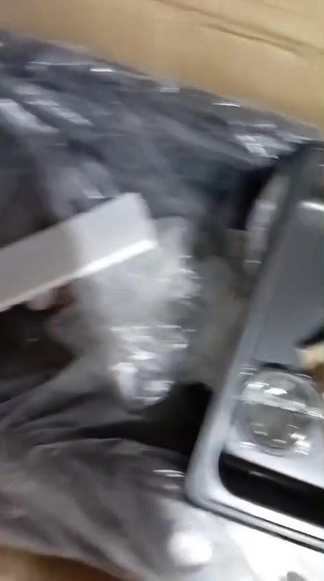 سنك متوفر مال امزون سل ستيل ومطلي نوعيتة الأصلي  يقيس درجه حرارة ماء وحجم كبير  سعره  ٢٠٠ و الدوش ماركه معروفة واصليه ضد تصدا وكاملة غراضهم سعره ٦٠ راسلني واتساب ***********
