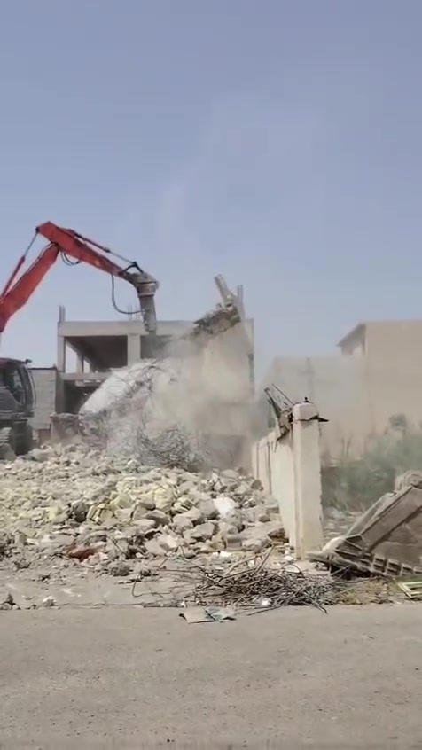 تفليش البيوت القديمه ورفع الأنقاض كافه مناطق ديالى بمواده يعني ماخذ فلوس بس المواد مع تعديل الأرضية لأتصال ‏‪***********‬‏
