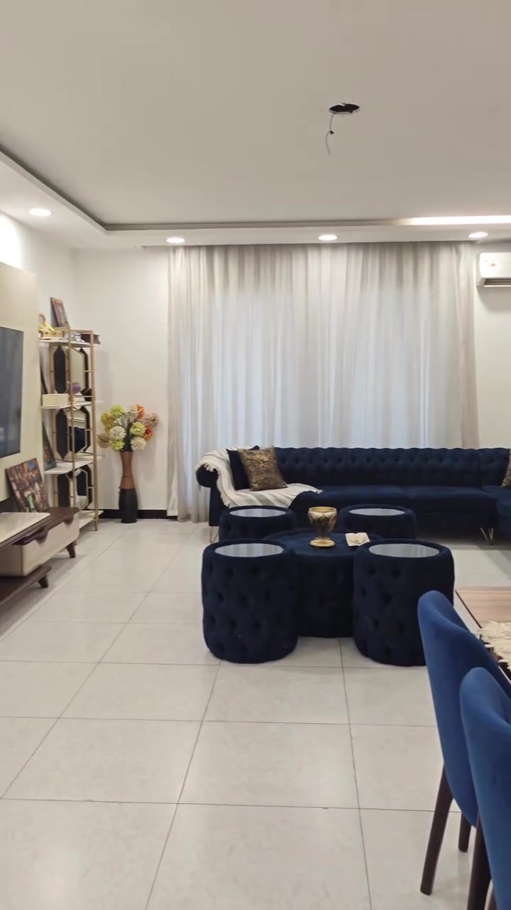 🏠 شقة للإيجار – مجمع زهراء السيدية

📍 السيدية – مجمع زهراء السيدية
📐 المساحة: 180 م²
🏢 الطابق: الرابع
🌆 إطلالة مميزة
🌿 3 بالكونات
🛋️ مؤثثة بالكامل وجاهزة للسكن

✨ خدمات المجمع:
🔐 سكيورتي وحماية على مدار 24 ساعة
🛗 مصاعد تعمل على مدار 24 ساعة
⚡ كهرباء مستمرة
🏡 خدمات 

💰 سعر الإيجار:  لتواصل  

***********
