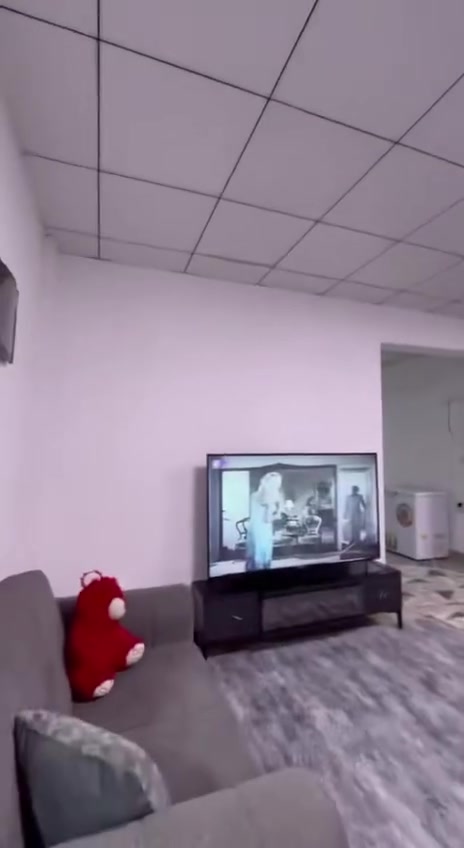 شقة للبيع في مجمع شاهان ستي مؤثثة

مساحة ١٢٨ متر 
تحتوي على 
٢ غرف نوم 
٢ حمام 
صالة 
مطبخ 
السعر 4دفاتر و15ورقة
للاستفسار الاتصال علرقم 
***********
***********
