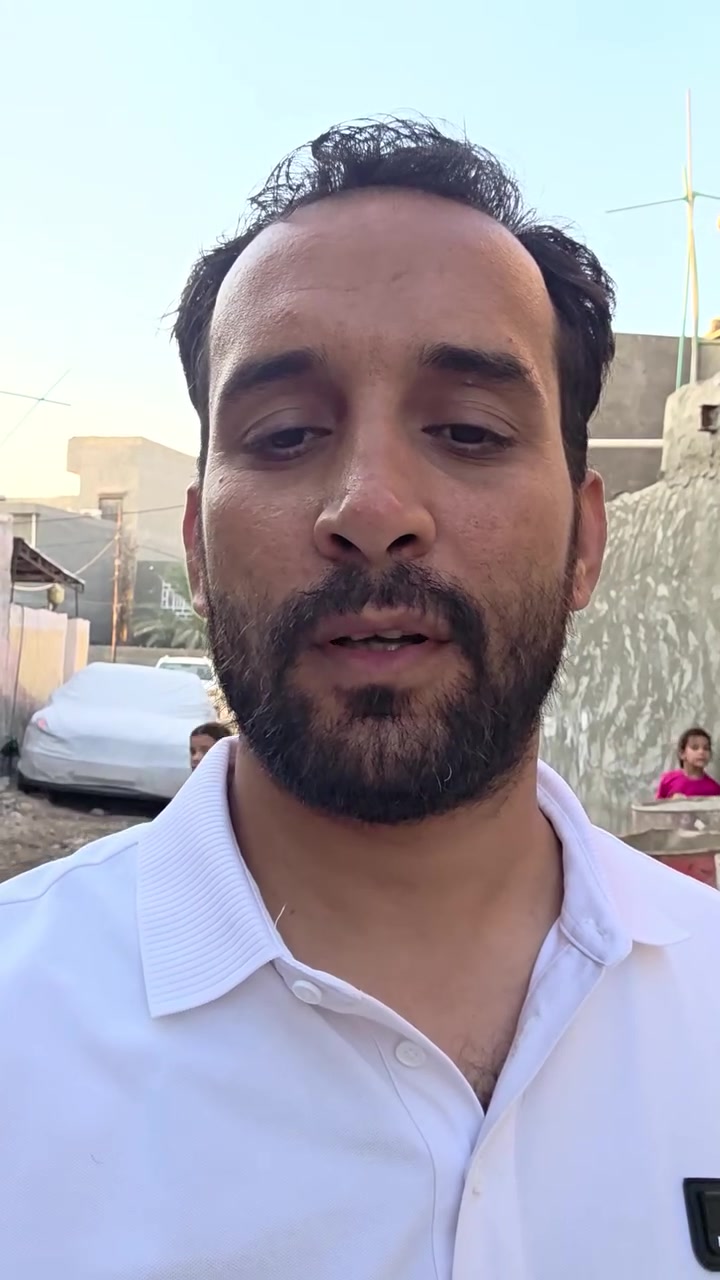 انتباه.. انتباه 👇👇
بيت مساحته 135 متر سند 25 
 يحتوي على
غرفة نوم واحده 5*4 وصاله 7*4
مطبخ 4*4 و استقبال 7*4
بناء حديث البيت كامل
العنوان شارع علي قماره قرب بيت سيد عباس علي الزعلان
للاتصال او الاستفسار يرجى الاتصال على الرقم ***********
