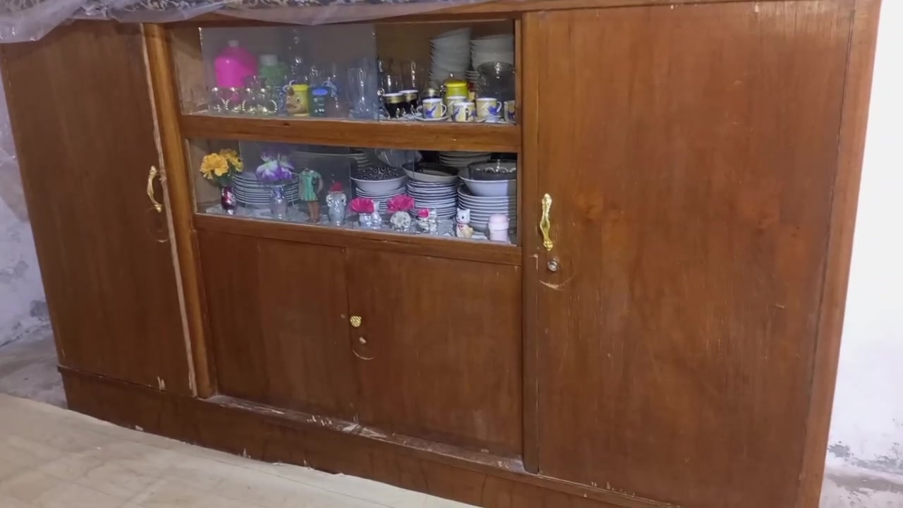 بوفيه • خشب قديم • نجف قضاء المناذرة