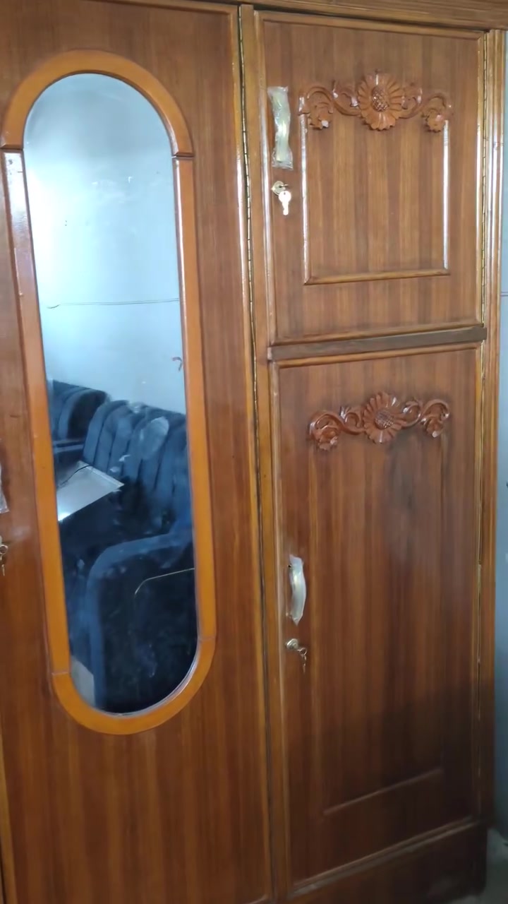 سلام عليكم
كنتور ثلث ابواب
مستعجل البيع 
مع توصيل 
250 
***********
