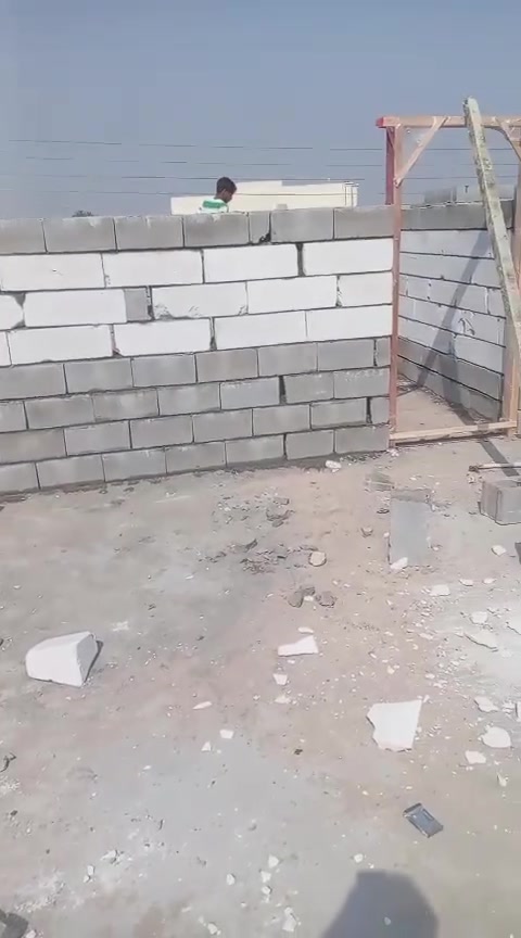 يوجد كادر بناء شغل عل الف 400ايضا يوجد كادر لبخ عل متر 5الف تواصل وتساب عمل جميع انحاء بصره ***********
