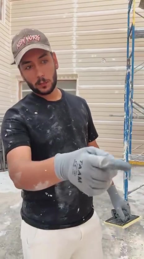 أصحاب الخبرة • عمال بناء