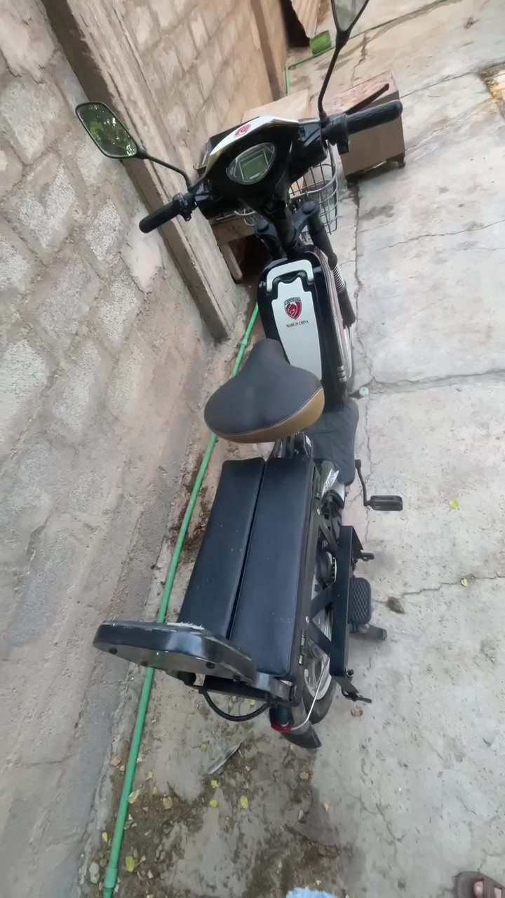 ب٥٠٠ شرط بعدهة جديدة خمس بطاريات جدد شادهن شهر الرابع اشتريتهة ب٧٥٠ الف الله شاهد تلفوني *********** بي واتس للي يحب يستفسر مكاني بغداد
