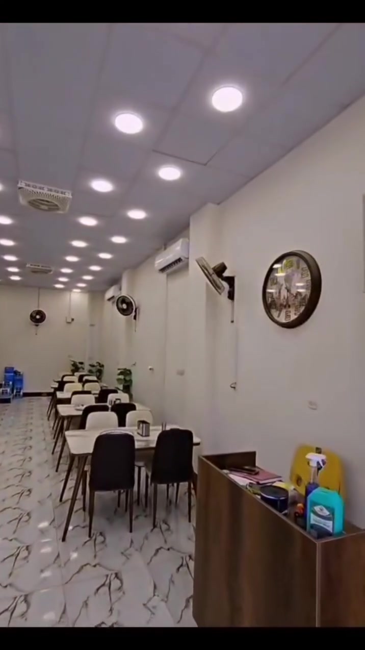 فرصة استثمارية ممتازة – مطعم ومشويات متكامل للبيع
​إذا كنت تبحث عن مشروع ناجح وعامل بأعلى كفاءة في قطاع المطاعم، فهذه الفرصة المثالية لك!
​مميزات المطعم:
​الموقع: موقع حيوي وممتاز ذو حركة إقبال عالية وطريقة وصول سهلة.
​التجهيزات: كافة معدات المشاوي، شوايات ، الثلاجات، وأنظمة التهوية الحديثة بحالة ممتازة.
​العملاء: قاعدة زبائن ثابتة وسمعة طيبة في المنطقة.
​التراخيص: السجل والتراخيص جاهزة وسارية.
​سبب البيع: الانتقال إلى مكان آخر 
​📞 للتواصل والاستفسار ***********
​رقم الهاتف/واتساب: [أدخل الرقم هنا]
​المعاينة: متاحة يومياً بالتنسيق المسبق
