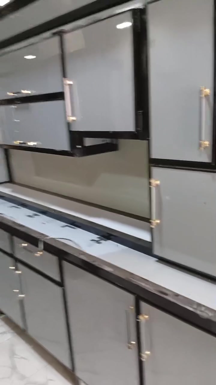 معمل ومعرض أبو فاطمه العنوان الحمزه الغربي المدحتيه حي العسكري قرب صيدلية الماس الرقم ***********
