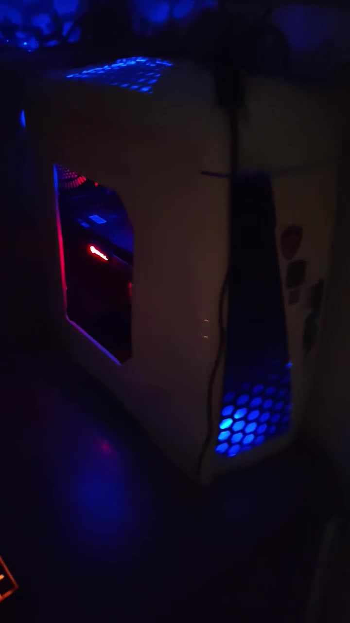 ادمن من رخصتك وافق
تجميعه pc للبيع مكفوله تجي تأخذها من باب البيت كامله مكمله تشغل كل الألعاب 
Inno3d 3x fan 6g
Mb. Msi b150
Psu 700
I5 5600
Ram ddr4 8g
Hdd 1t
مكاني واسط الكوت توصيل عندي بس بشرط يدفع عربون
سبب البيع اريد اشتري تجميعه حديثه
متواجد خاص
*********** واتس أيضا
