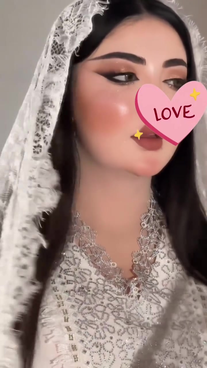 صالون العروسه شارع كوافيرات قرب اسواق المركزيه عروض حنه وعرس ٢٠٠الف حجز. ***********
