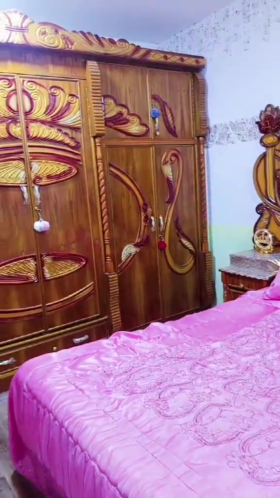 سلام عليكم مكلف بل نشر غرفت نوم سعره 500 بيه مجال مكان هيت ناحيت الفرات *********** اريده تصل بي خير دلل
