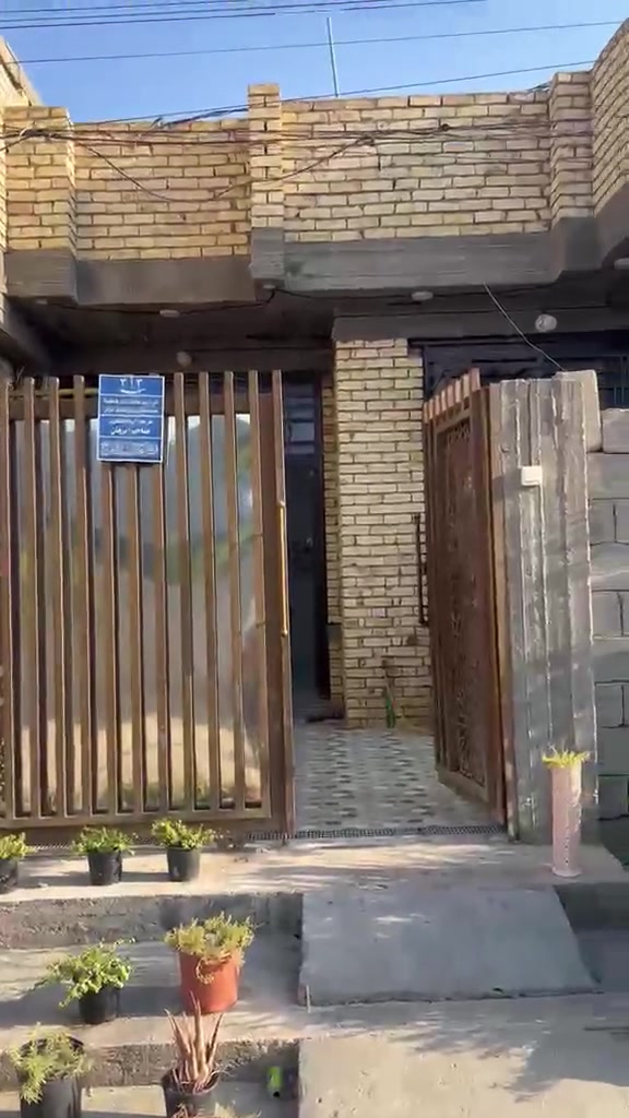 البيع مشتمل مساحته ١٢٥م بناء طابوق يقع حي الحسناوي التفاصيل الاكثر داخل المقطع الاستفسار الاتصال على الارقام ***********او‏‪***********‬‏ مراجعه مكتب النخله الذهبية موقع المكتب شارع المستشفى الامام علي (ع)
