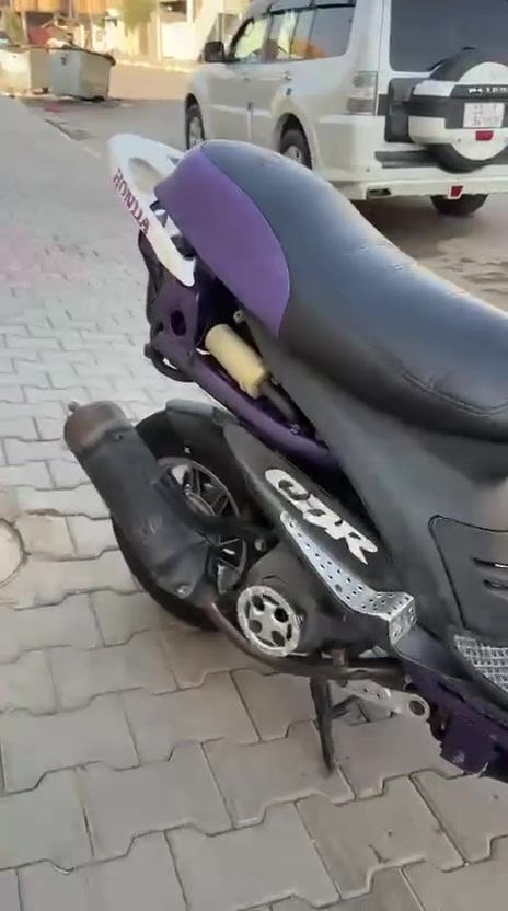 سلام عليكم شباب دراجه ماكس عدله بيها تزويد هواي فقط خارجي دراجه شلعه ومعدل تخبل شرط تطلع بيها اذا ميقره الكيج 120 ترجعها مكينه ناعمه شرط بلاد ما مفتوحه دراجه مصروف عليها هواي وبل واقع احلى من الصور وكامله من كلشي ربع متذب عليها للاستفسار *********** موجود اتصال وواتساب واني مكلف بالنشر يعني لا تجي تراسلني عل فيس تكلي بيش مكلف بالنشر .
