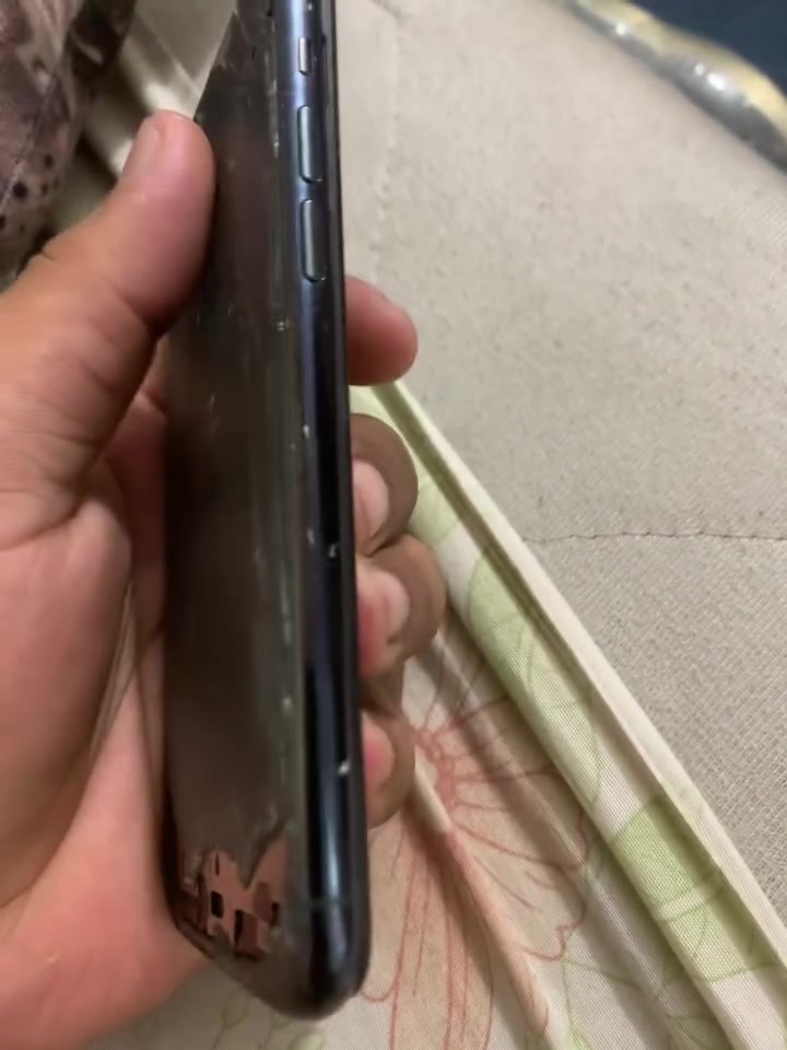 11برو قبل كلشي اذا معجبك جهاز لا تعلق جهاز ذاكره 256 بطاريه 100 مبدله شاشه مبدله تفصيخ تخبل جهاز بي حساب بس وكف ميشتغل بعد مايك لفوك عاطل جهاز مراوس فقط ورجع وكول معجبك لا تعلق كلشي اكو *********** بي وتساب فقط مكان بغداد
