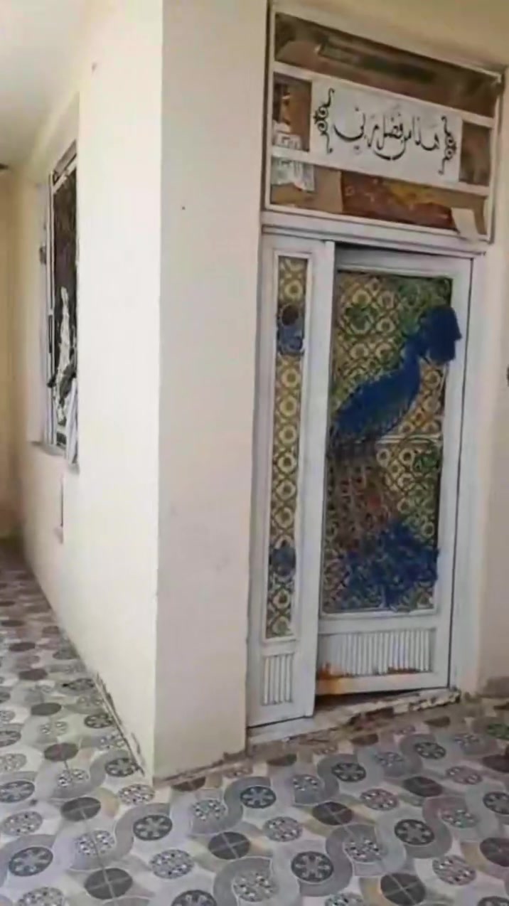 يا الله بيت اللبيع مكان كربلاء شارع بغداد خلف مدينة لزارين يحتوي على غرفتين ومطبخ وصاله استقبال مساحة البيت 220 خدمات كهرباء ومي يرهم حسينيه لزوار قريب عله شارع 🛣️ بغداد سعر خاص عله رقم الهاتف او مراسله صفح ،،،*********** يوجد وتساب
