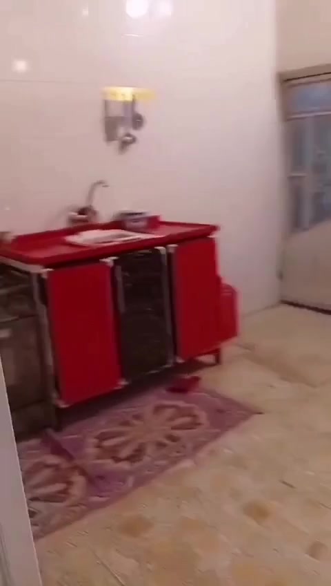 السلام عليكم  بيت للبيع او الايجار
📐 المساحة الكليه مع الحديقه٦٠٠ متر 
الواجهه 24 _ النزال 33 

سعر البيت 26 وبيه مجال 

📍 الموقع: خلف محطه بدر الدجى – يبعد عن الشارع 500متر ع شارع فرعي  – قرب المجمع الجديد ويبعد عن التبليط الجديد 50 متر 

🏠 تفاصيل البيت:
• غرفة نوم
• صالة
• مطبخ
• وغرفه وبرانيه قيد الانشاء 
-حمام 

 للاستفسار والاتصال
☎️*********** 

📲 واتساب متوفر على الأرقام أعلاه