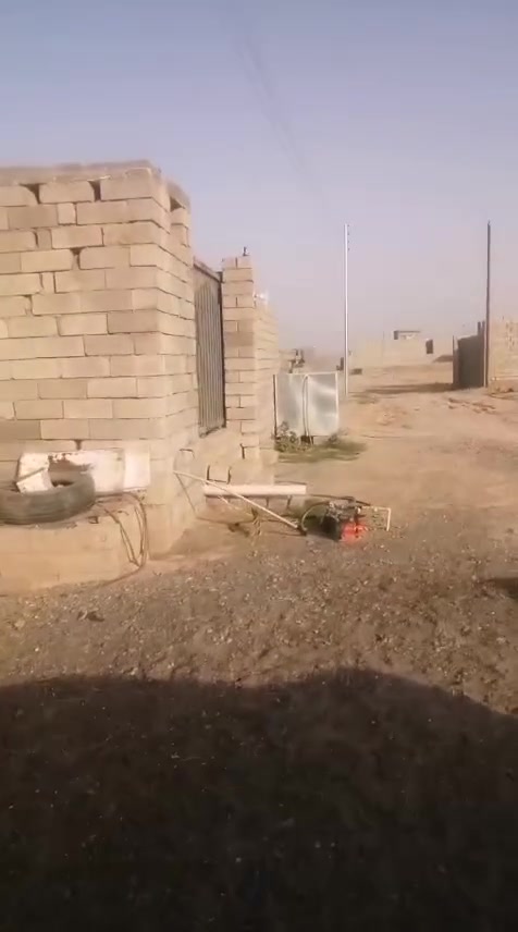 السلام عليكم يوجد هيكل للبيع مساحه الارض 200 متر  مساحه البناء 160 متر ماء كهرباء طريق 10 متر سكنية قرف عدد 2 هول مطبخ استقبال مسس ماء مجاري كهرباء أرضية صب ابواب شبابيك تكريت الفرسان زراعي سكني سعر 30 مليون وبي مجال بيع مستعجل الاتصال بنا ***********و***********
