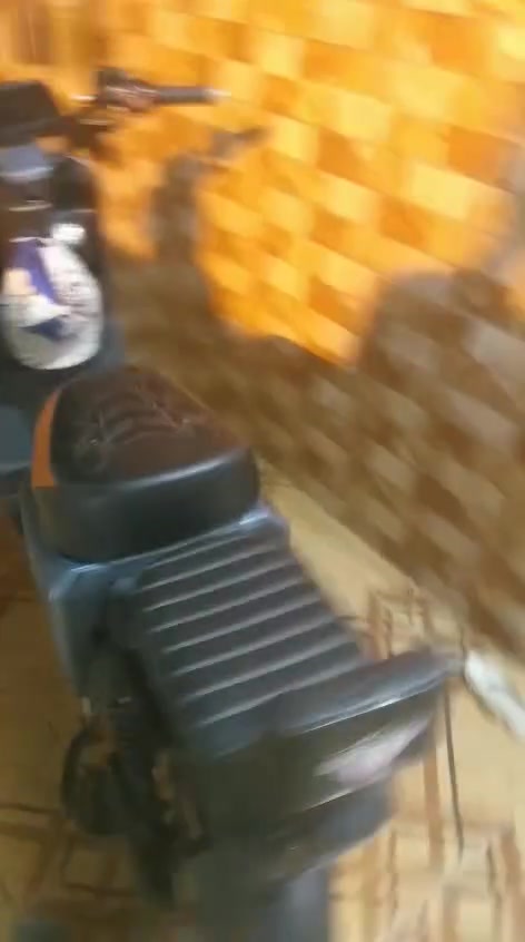 للبيع 600 وبيها مجال ***********5
