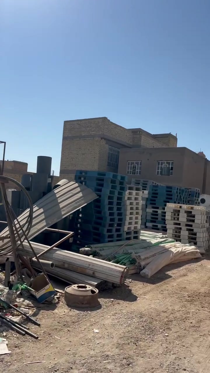السلام عليكم سكيب بلاستك  مستعمل للبيع ثقيل الأسعار تكون للجملة مناسبة جدا العنوان بغداد الحسينية قرب المرور0771663166
