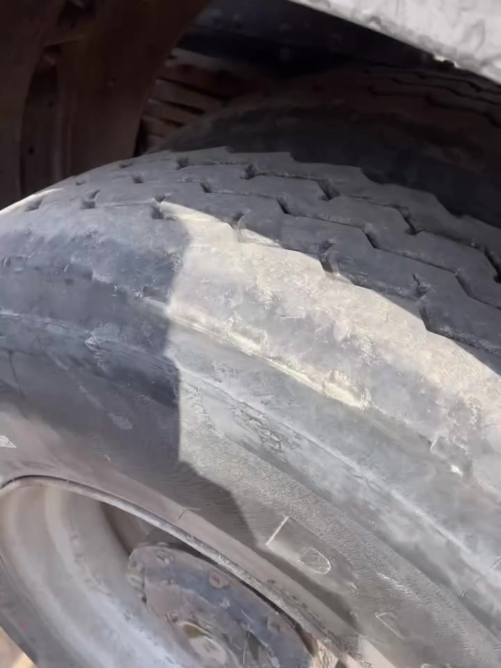شاحنة • للبيع