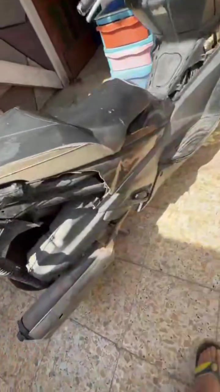 فاز كوم حديد كله شغال  بيها بكن الصفحه اليمنه ماكو باقي الكفرات موجوده  مكاني بغداد المشتل 
***********
