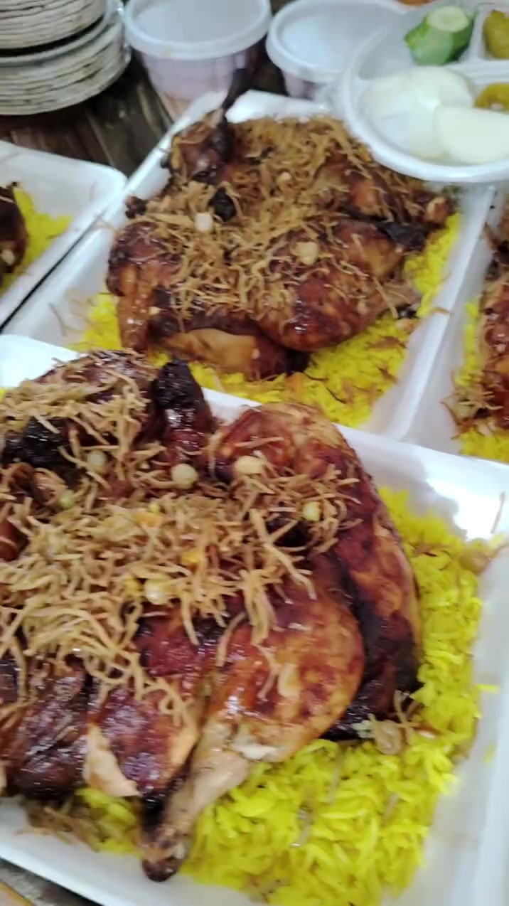 - أهلاً وسهلاً بكم زبائننا الكرام - 

📍 مطعم سيد عبد_الرفاعي 📍
نقدملكم أطيب الأكلات الشرقية
بأسعار مناسبة وجودة تخلّي التجربة تستاهل 🍲🎗️
الريوكات
نفر مخلمة ٢٠٠٠
نفر باقلاء بالدهن الحر والبيض ٢٠٠٠
نفر چلفراي ٢٠٠٠
نفر شوربة ١٥٠٠

الغداء
دجاجة كاملة على التمن ١٦٠٠٠
نص دجاجة على التمن ١١٠٠٠
ربع دجاجة على التمن ٦٠٠٠
دجاجة ناشفة ١١٠٠٠
نص دجاجة ناشفة ٦٠٠٠
ربع دجاجة ناشفة ٣٠٠٠
نفر اجنحة على التشريب ٣٠٠٠
نفر اجنحة على التمن ٤٠٠٠
نفر تمن ومرك ٣٠٠٠ 
📞 توصيل مجاني داخل الولاية فقط 📞 
🍗الدجاج ذبح يومي طازج محشو بالأرز 🎗️

📍الرفاعي شارع المحطة قرب مشتاق الغليمي
📞للتواصل :
واتساب ***********✅
اتصال مباشر *********** - *********** ✅
مطعم سيد عبد.. الأكل الطيب له عنوان واحد 💝🥘
