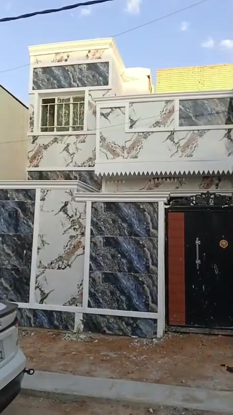 السلام عليكم دار للبيع المساحة 100.م 10×10 طابق ونص بادية الفرع ثاني بيت السعر 48 للاستفسار الاتصال  ***********
