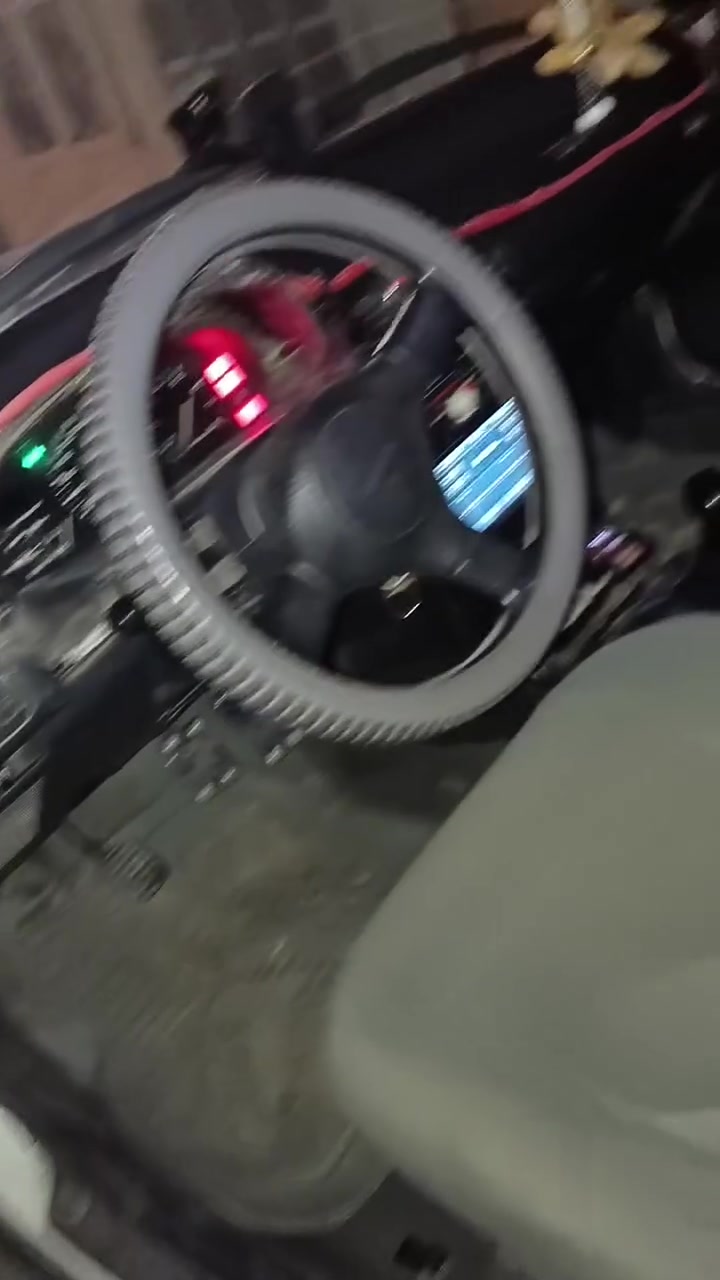 السلام عليكم مازدة 323 كير محرك شرط مكفوله كفاله منل دعامية للدعاميه صدر شرط كهربائيات كلها شغاله مصبوغه عام جماليه سستم سماعات مسجل شاشه شرط التحويل السعر 35 للأستفسار الاتصال ***********
