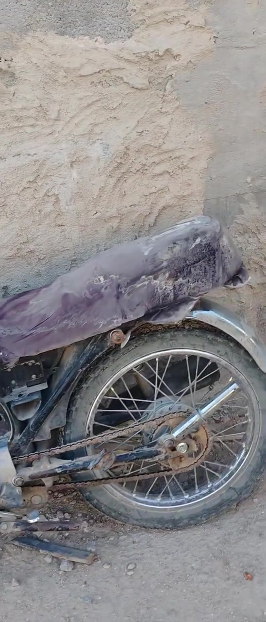 السلام عليكم للبيع شرط الشغل بيها شلعه مو طبيعيه وهي الجديد لا تنقص ولا تبخر ولا تصرف مال شغل مكاني بكربلاء السعر 125
***********
